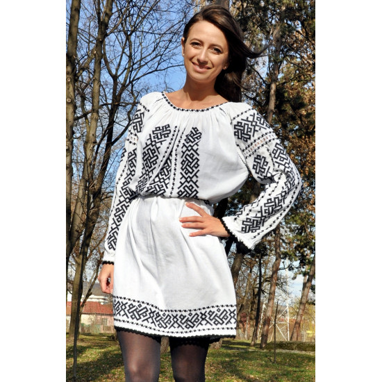 Rochie Traditionala Arta broderiei